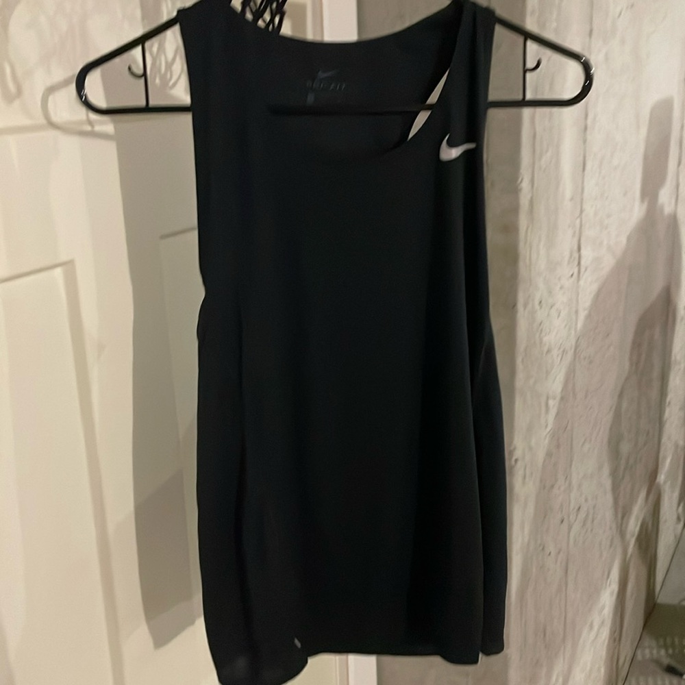 Small black Nike workout tank